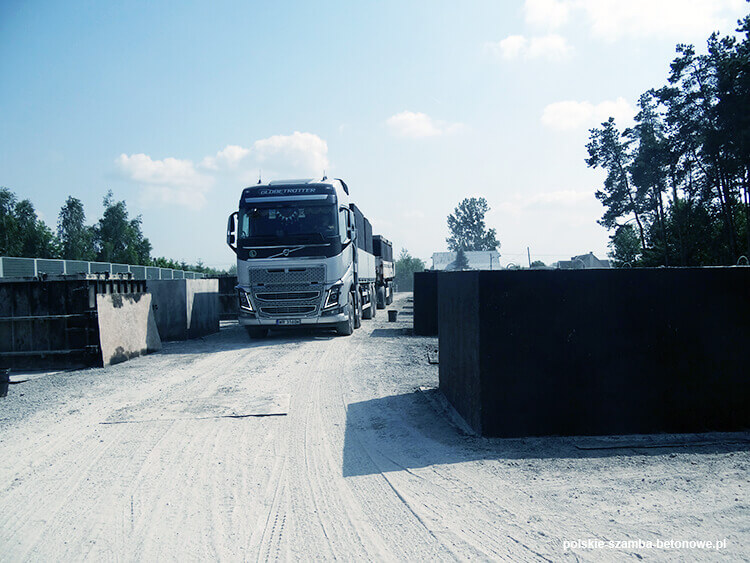 Transport szamb betonowych  w Knyszynie